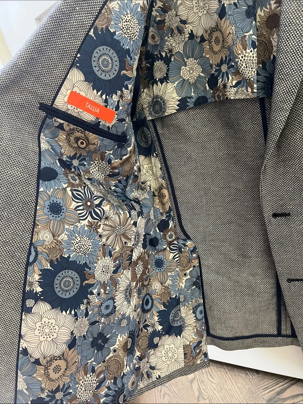 TALLIA Light Gray Textured Sport Coat with Contrast Elbow Patches